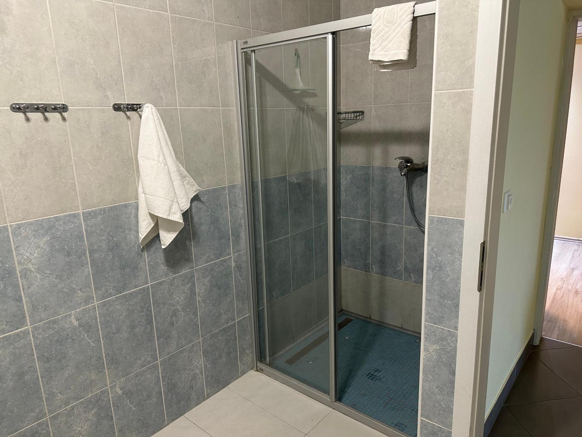Spacious 1 Bedroom 4 Star Apartment, Mlini Kültér fotó