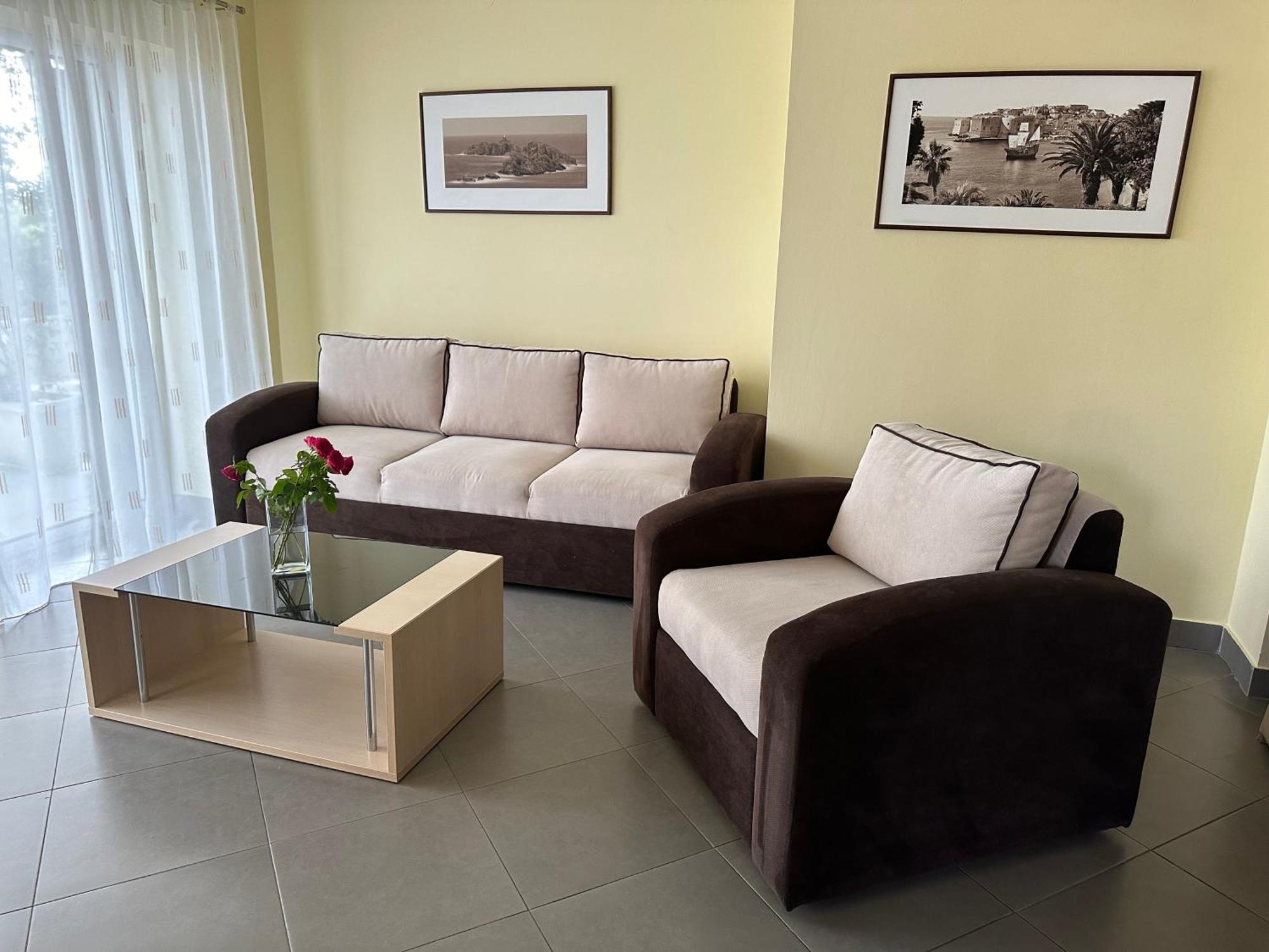 Spacious 1 Bedroom 4 Star Apartment, Mlini Kültér fotó