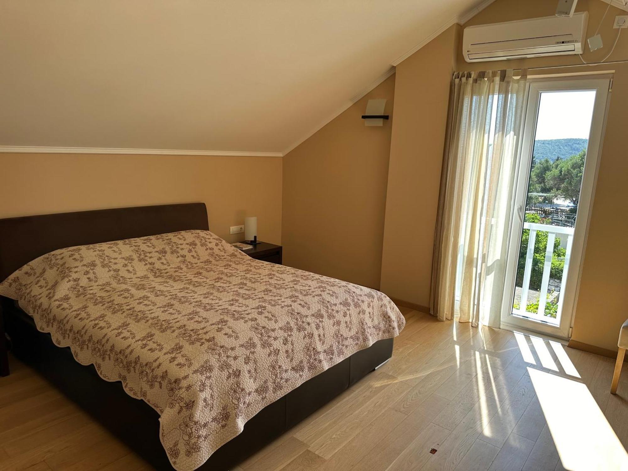 Spacious 1 Bedroom 4 Star Apartment, Mlini Kültér fotó