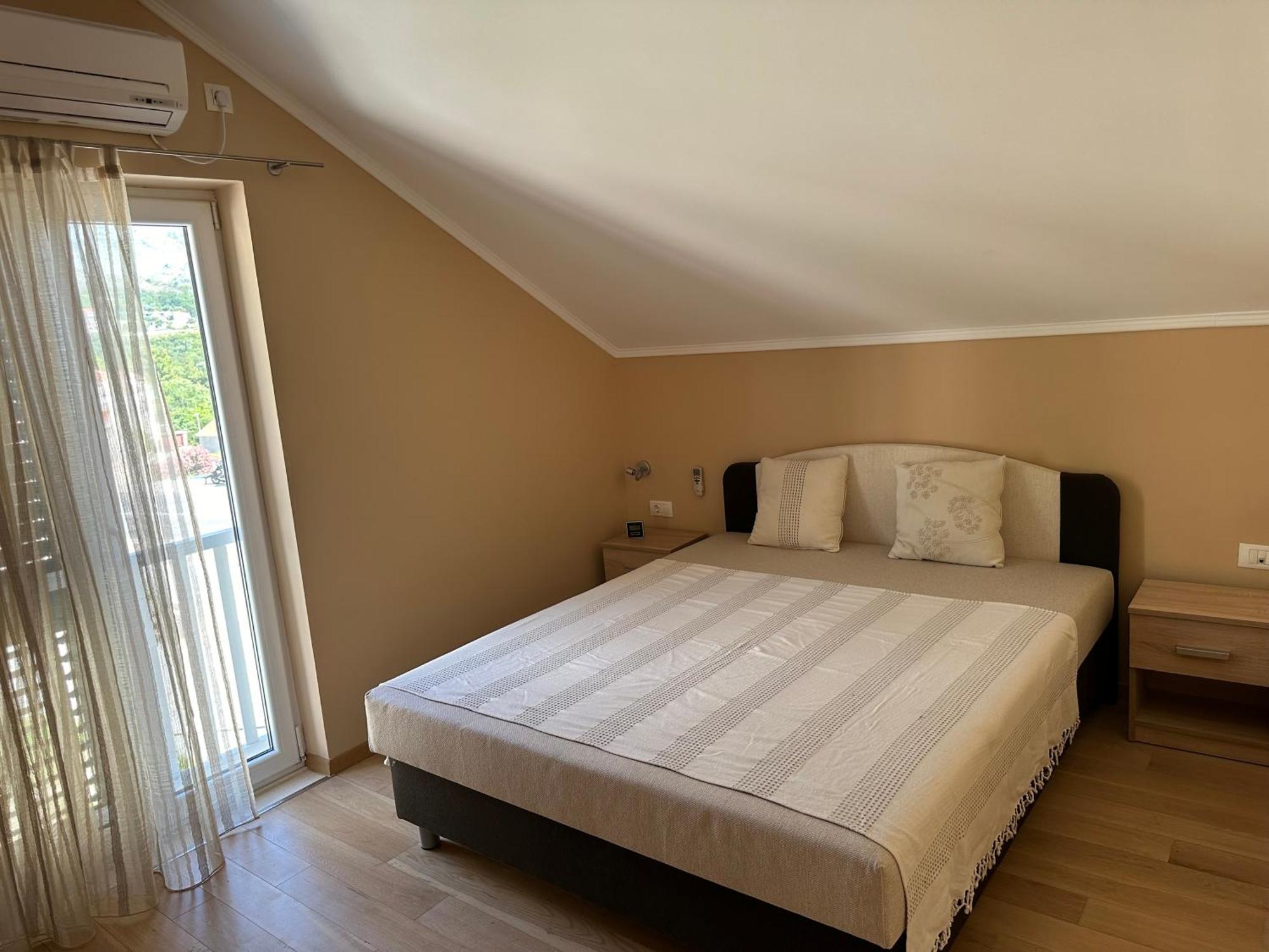 Spacious 1 Bedroom 4 Star Apartment, Mlini Kültér fotó